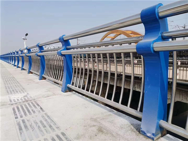 河东304不锈钢复合管护栏的生产工艺揭秘